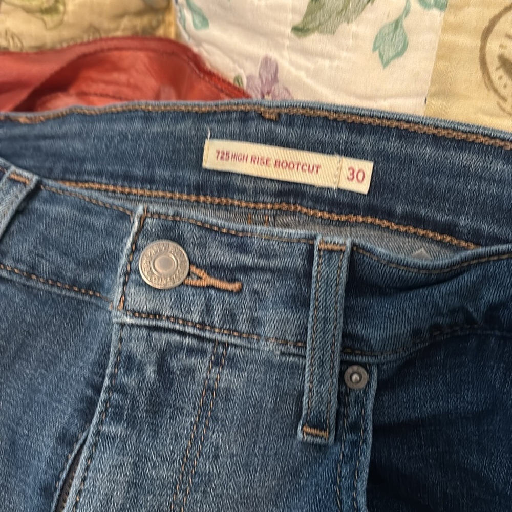725 high rise Levi bootcut jeans - Picture 2 of 2